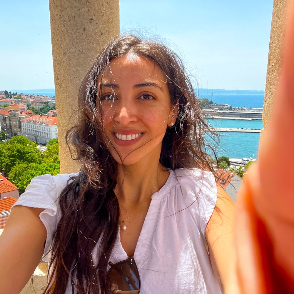 Meet your Posher, Alejandra